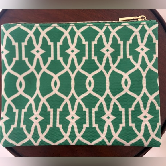 Green and Pink Patterned Embroidered B Pouch - Picture 2 of 3